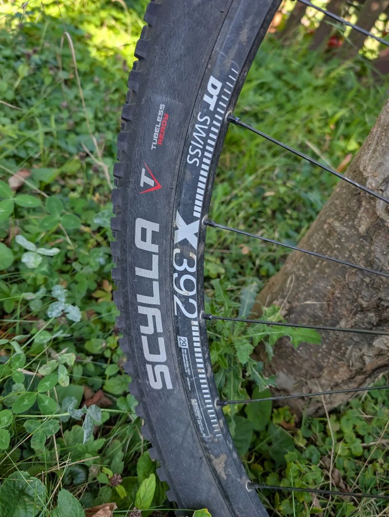 Superior Team Elite karbon vel. M Sram Eagle AXS 12s