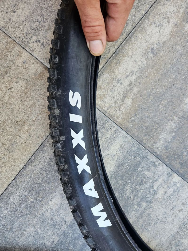 Prodám pláště maxxis reacon race
