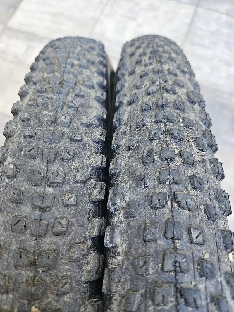 Prodám pláště maxxis reacon race