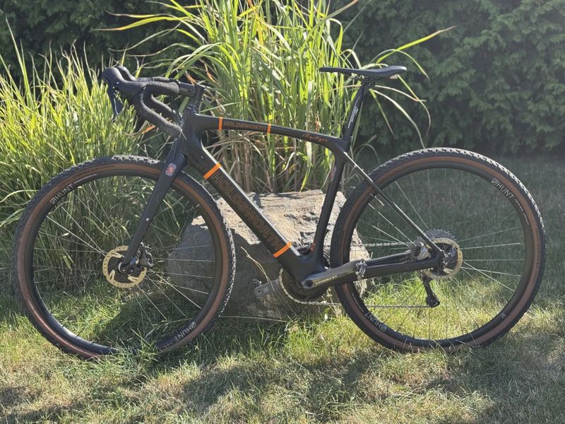Gravel bike HOLDSWORTH Mystique pro gravel/bikepackingová dobrodružství