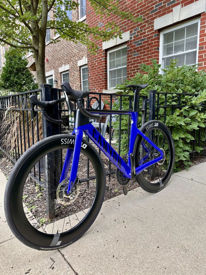 Canyon Aeroad CF SLX 8 ASX super stav