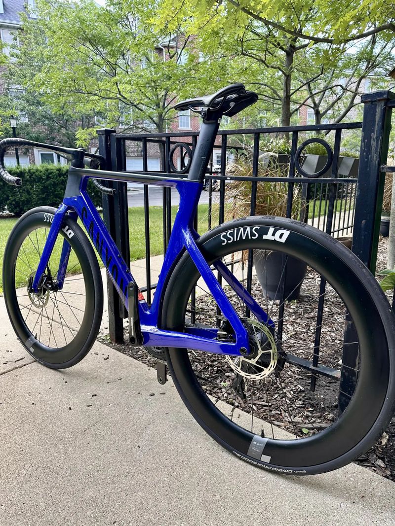 Canyon Aeroad CF SLX 8 ASX super stav