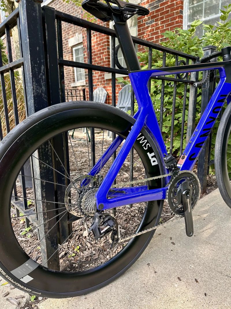 Canyon Aeroad CF SLX 8 ASX super stav