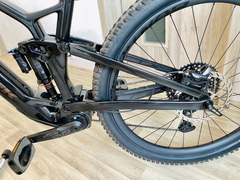 Trek fuel ex-e 9.8 ( carbon Vel L)