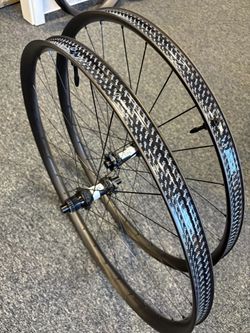 Karbonová zapletená kola Farsports W33, DT Swiss straightpull, Sapim CX Ray
