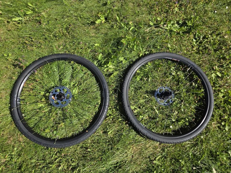 WTB ST i25 TCS a pneumatikami WTB Resolute TCS Light 700x42c, Shimano HG, Cannondale Wheel Sensor