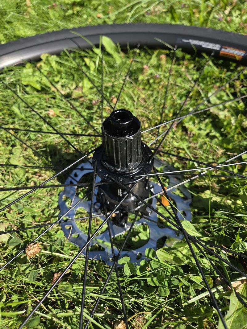 WTB ST i25 TCS a pneumatikami WTB Resolute TCS Light 700x42c, Shimano HG, Cannondale Wheel Sensor