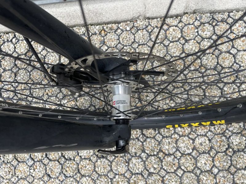 Commencal meta am v4