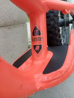 Commencal 12, 16,