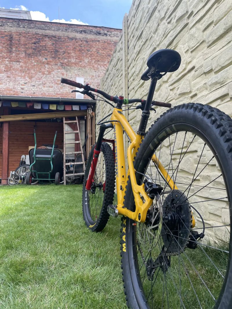 Nukeproof Scout 275