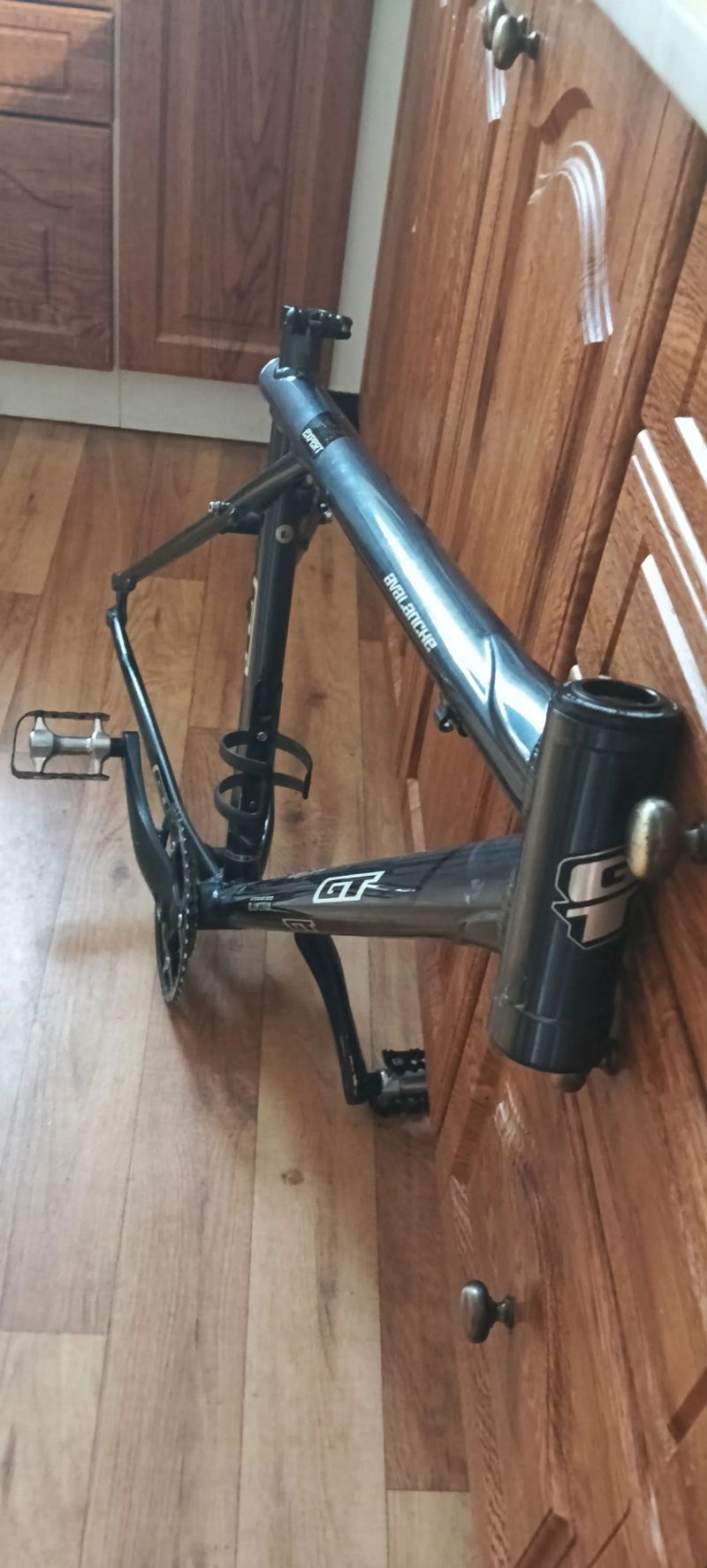 Rám GT + komponenty 