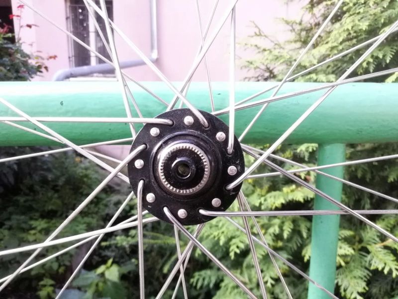 Zapletená kola 28 DT Swiss s náboji 240s - rychloupínák, V brzdy
