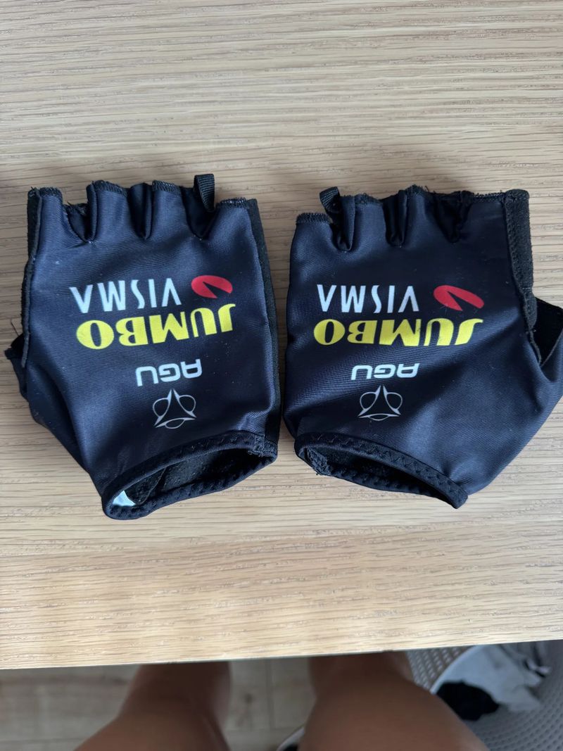 Cyklistický komplet Jumbo Visma - Roglič (+rukavice)