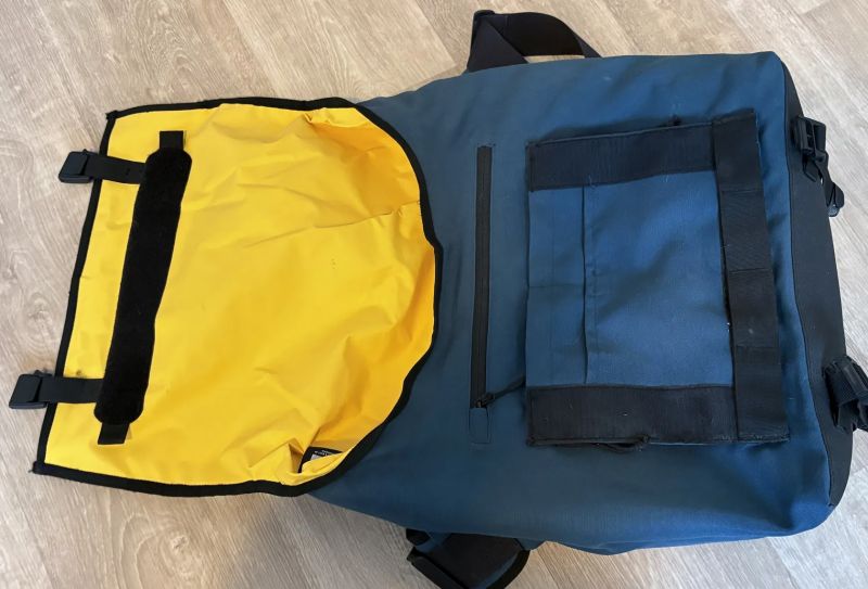LBB Echelon M - 32L messenger brašna