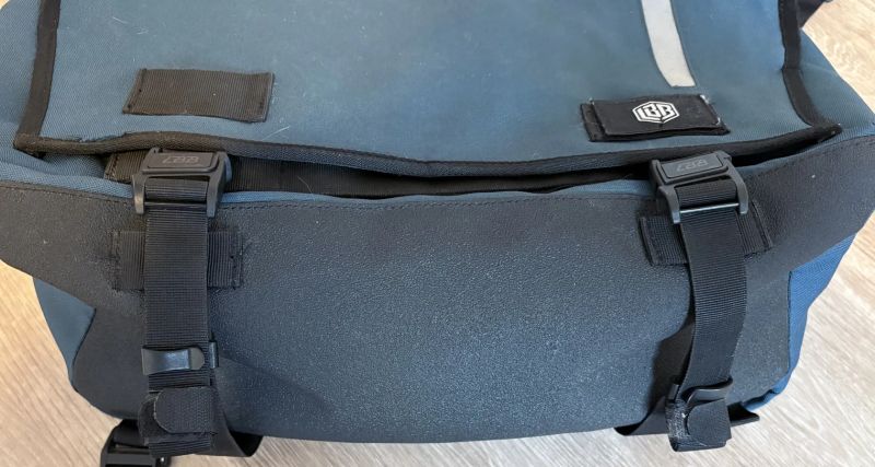 LBB Echelon M - 32L messenger brašna