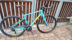 Karbonový gravel Giant Revolt Advanced 2 