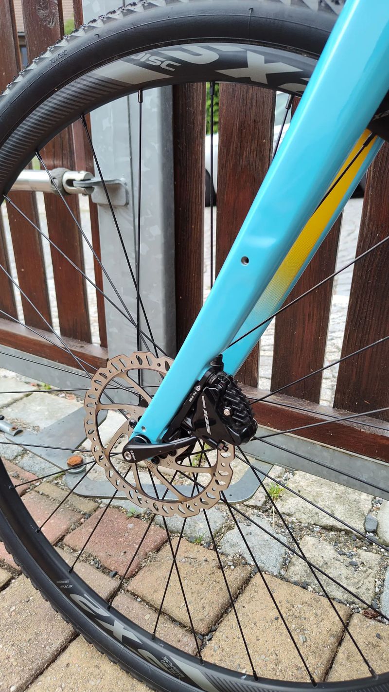 Karbonový gravel Giant Revolt Advanced 2 