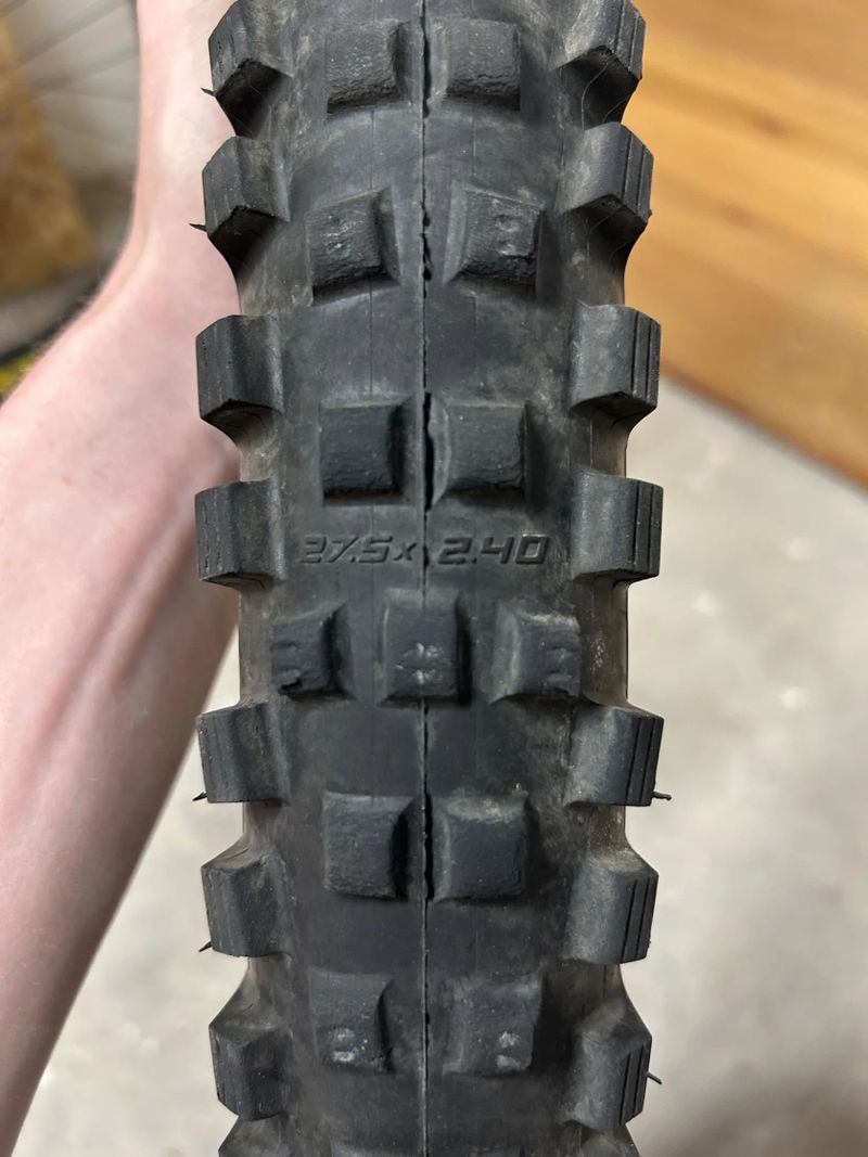Novatec Demon 27.5 DH, Schwalbe 