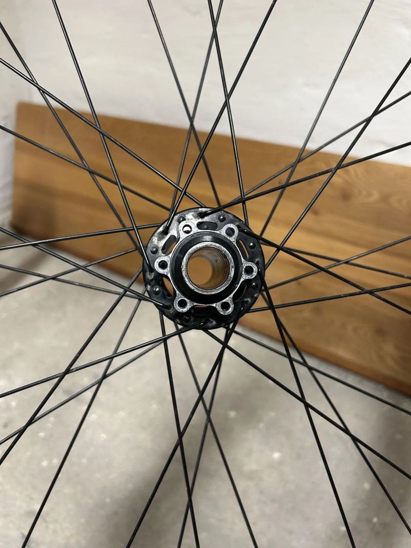 Novatec Demon 27.5 DH, Schwalbe 