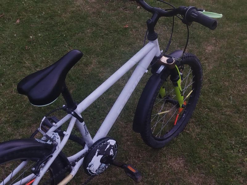 Btwin dětské kolo šedé 20
