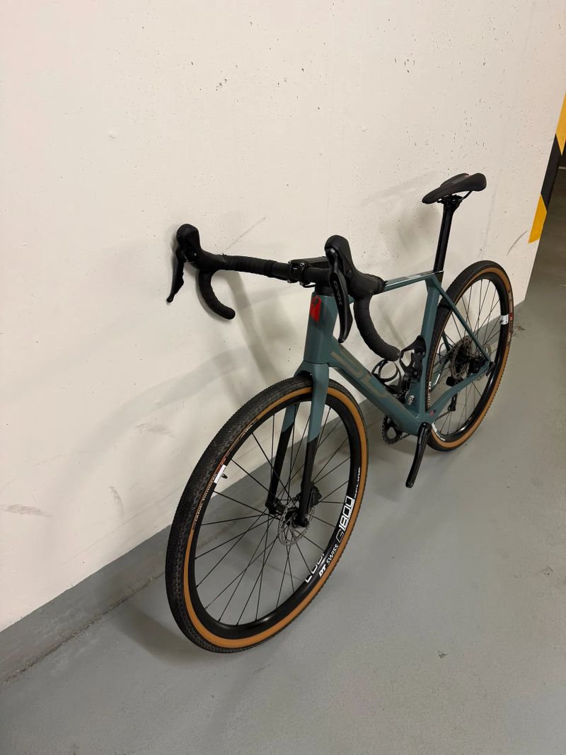 Superior X-ROAD Team Comp (velikost L, rok výroby 2021)