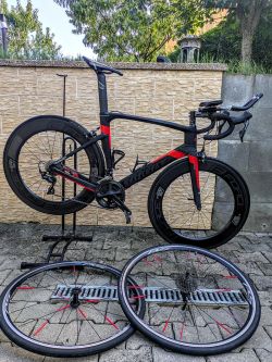 Wilier CENTO1AIR (L) s wattmetrem 4iiii, karbonová kola FORCE 80mm + sada trening hliníkových kol