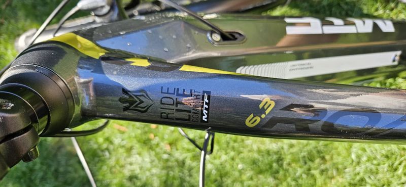 Městské elektrokolo MTF Road 6.3 s přední odpruženou vidlicí V ZÁRUCE sleva 