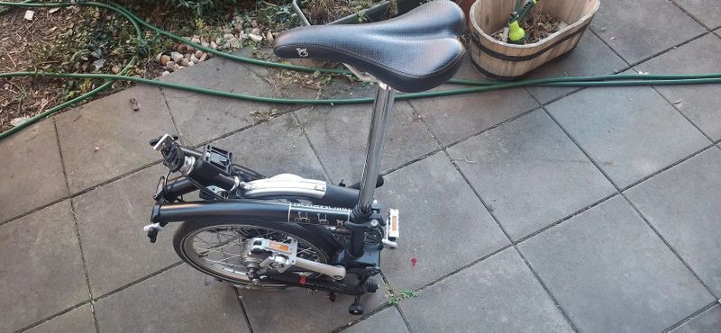 Skládací kolo Brompton C Line jednobarevné black edice