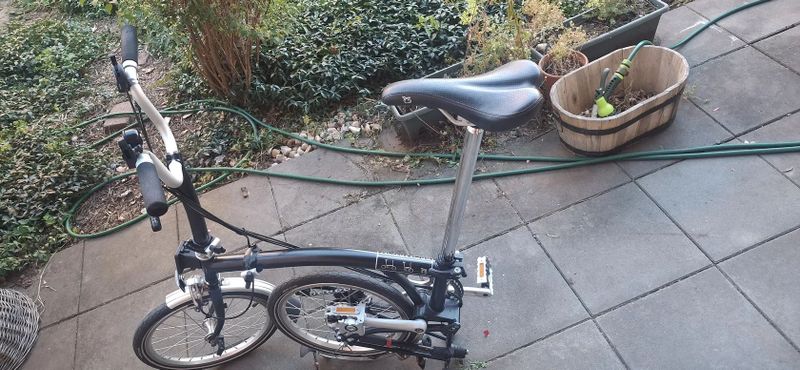 Skládací kolo Brompton C Line jednobarevné black edice
