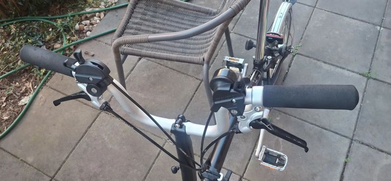 Skládací kolo Brompton C Line jednobarevné black edice