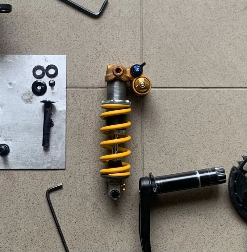 Ohlins TTX 22 m.2 coil trunnion
