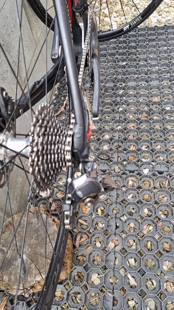 Prodám karbonovou silničku SUPERIOR RACE TEAM DISC, Ultegra Di2 2x11 s powermetrem