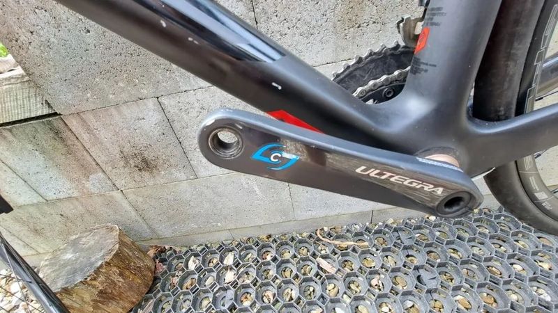 Prodám karbonovou silničku SUPERIOR RACE TEAM DISC, Ultegra Di2 2x11 s powermetrem