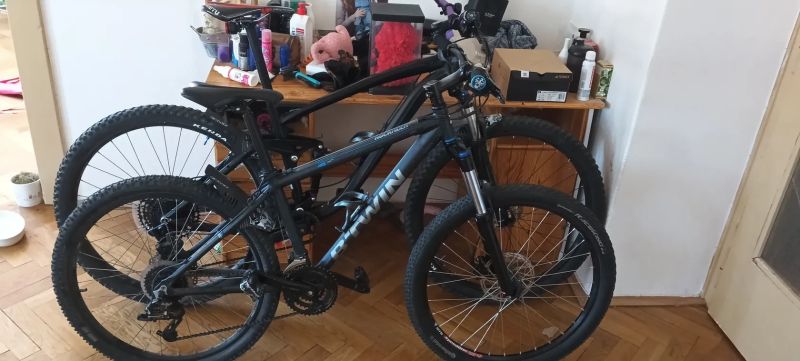 B-Twin Rockraider 500