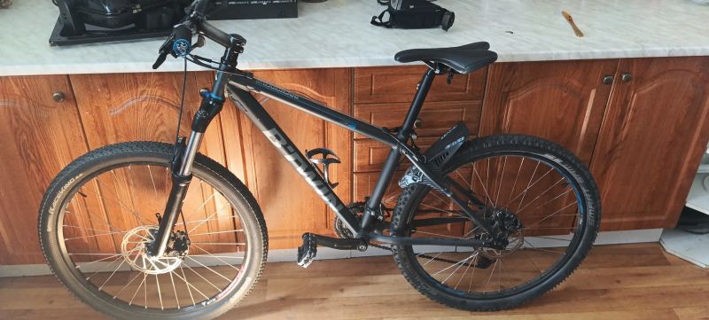 B-Twin Rockraider 500