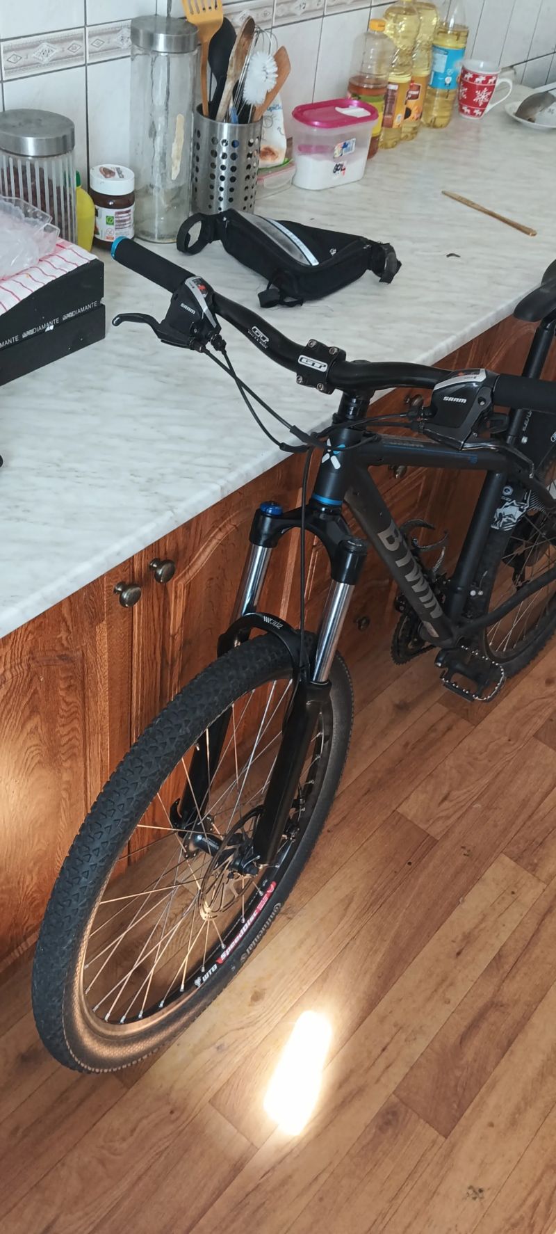 B-Twin Rockraider 500