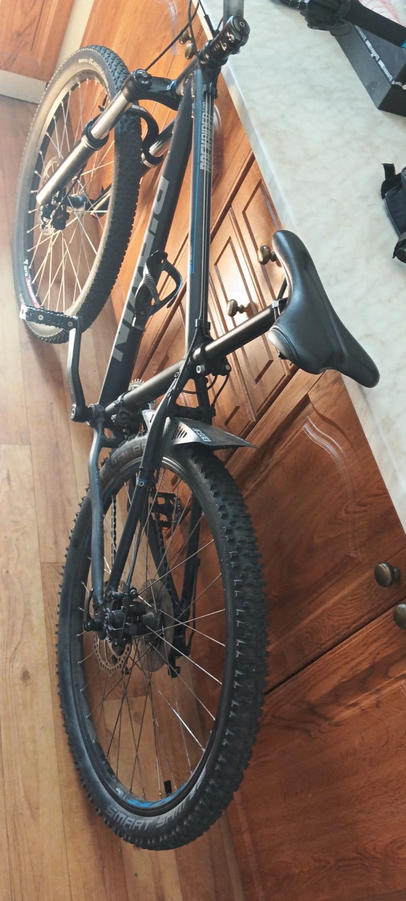 B-Twin Rockraider 500