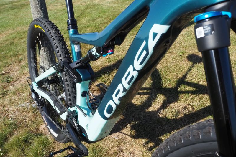 ORBEA Rise M20 / vel. M / 19,7 kg komplet / najeto 300 km