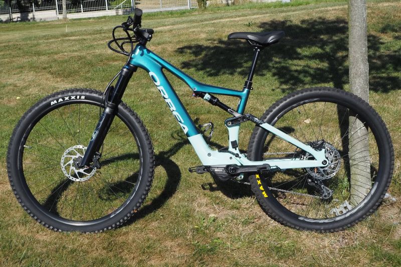 ORBEA Rise M20 / vel. M / 19,7 kg komplet / najeto 300 km