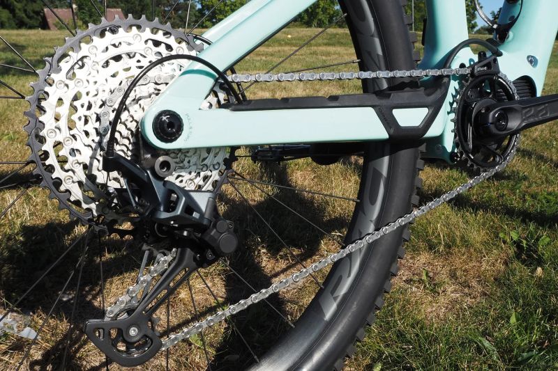 ORBEA Rise M20 / vel. M / 19,7 kg komplet / najeto 300 km