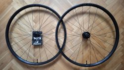 Zapletená gravel kola Giant P-X2 Disc
