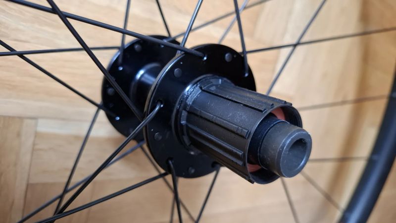 Zapletená gravel kola Giant P-X2 Disc