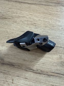 SRAM AXS X01 XX1 Rocker elektronické řazení 