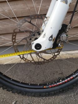 Kolo Specialized SX Trail three, sjezdové-trail