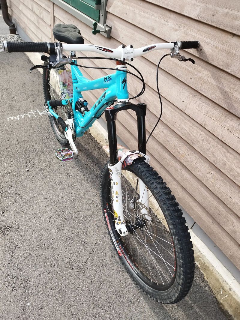 Kolo Specialized SX Trail three, sjezdové-trail