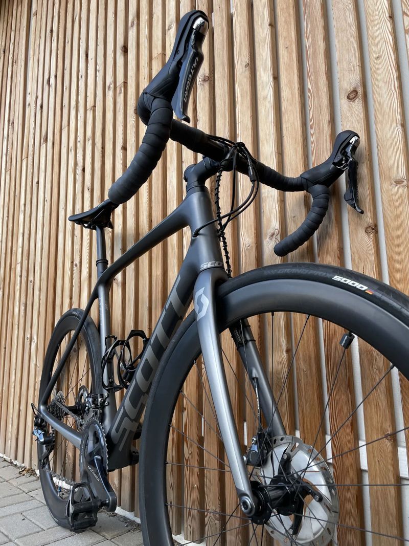 SCOTT Addict 10, Shimano Ultegra, karbon rám i kola, vel. L (175-190cm)