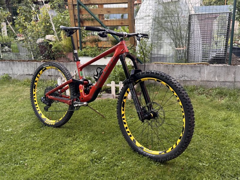 Specialized Enduro 2022 S4 (L) – možnost full build / základní osazení