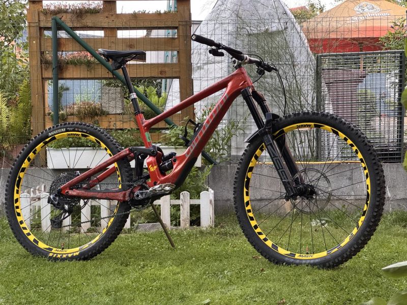 Specialized Enduro 2022 S4 (L) – možnost full build / základní osazení