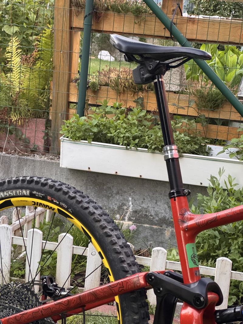 Specialized Enduro 2022 S4 (L) – možnost full build / základní osazení