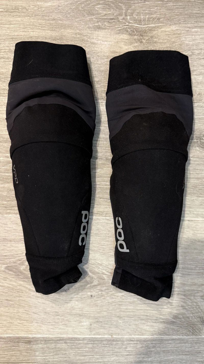 POC Oseus VPD chrániče loktů Uranium Black, vel. M